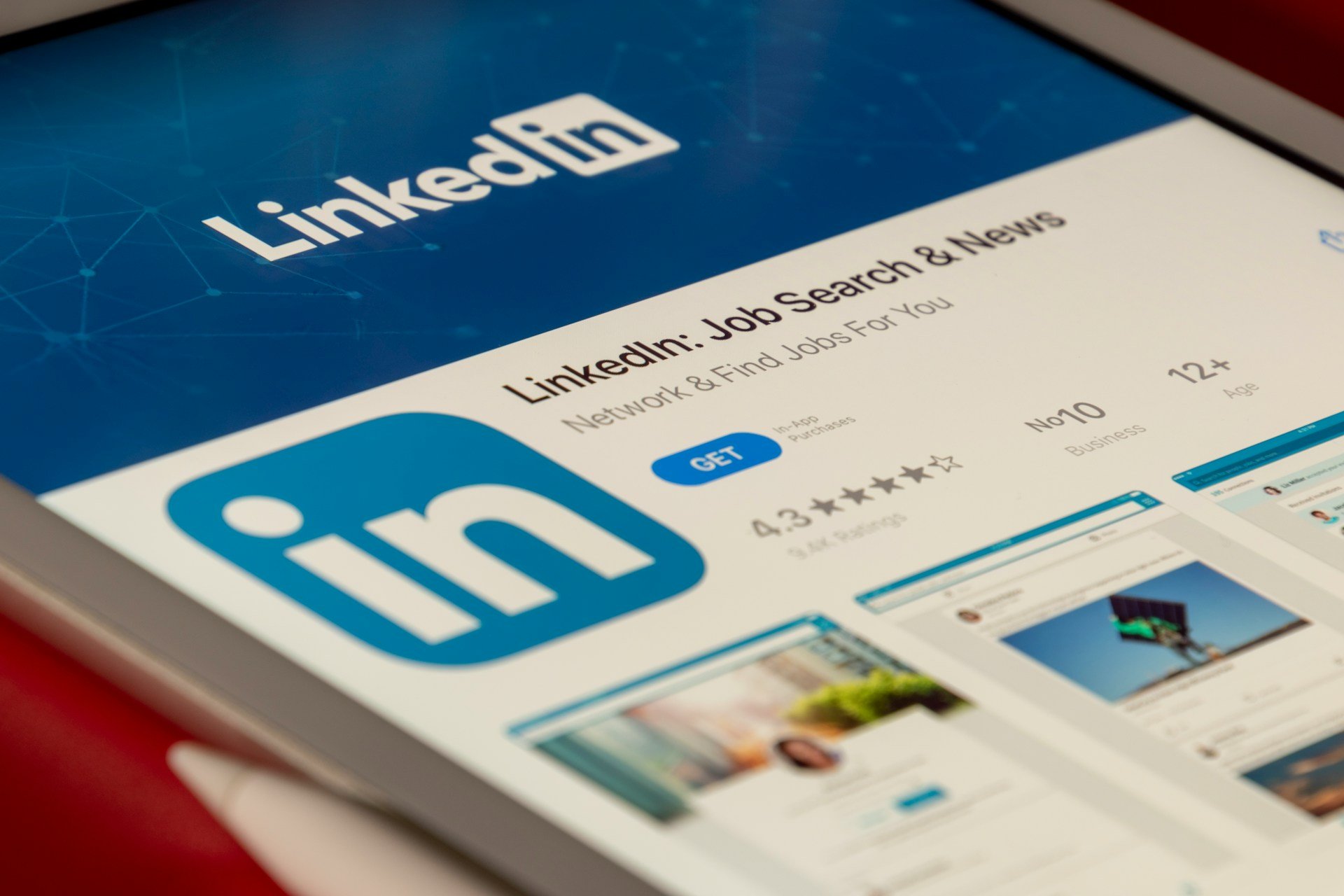 LinkedIn intră în lumea jocurilor cu 3 puzzle-uri de logică